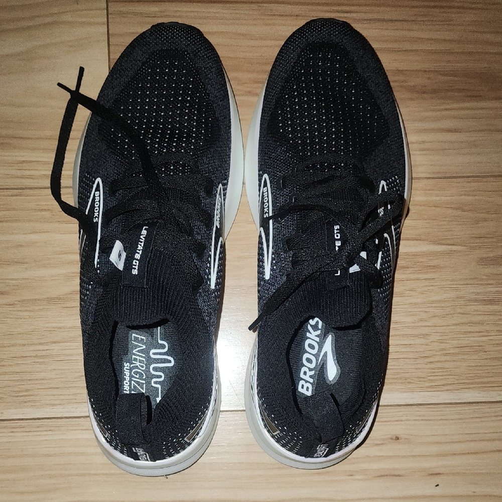 Brooks Levitate GTS